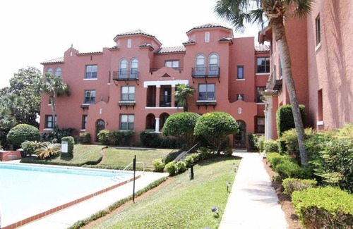 East Hill Condo | Tranquility on the Water...Close to Beaches and Downtown