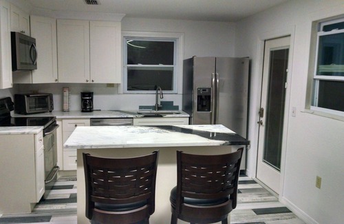 Tampa House | Tranquility Private Lakehouse 4 bedroom