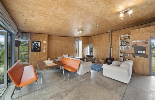 Waikawa Beach House | Tranquilo - Waikawa Beach Holiday Home