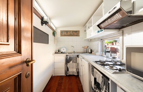 Quartiere XI Portuense Apartment | Trastevere Romantic Terraced Apartment