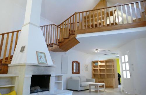 Hietzing Apartment | Traumhafte Maisonnette mit Kamin