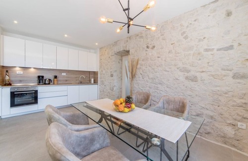 Zaostrog Villa | Traumvilla in der Natur, mit großem PRIVATEN Garten, Meerblick, Swimmingpool…