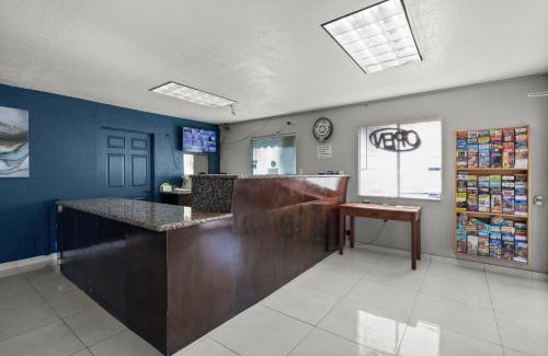 Alhambra Hotel | Travel Inn