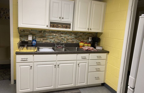 Quinby House | Travel Nurses Only - Cozy, Comfortable and Clean Home