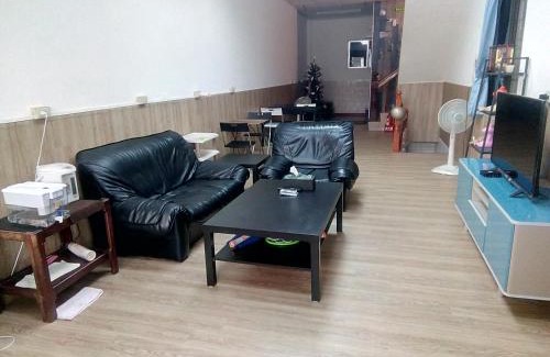 Kaohsiung City Centre House | Traveler Station