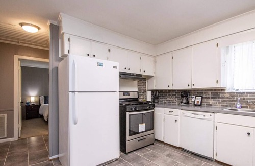 Sherwood House | Travelers Love This Place Washer& Dryer+Fast Wi-Fi