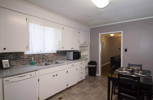 Sherwood House | Travelers Love This Place Washer& Dryer+Fast Wi-Fi