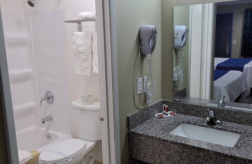 Clear Lake Hotel | Travelodge by Wyndham Clearlake