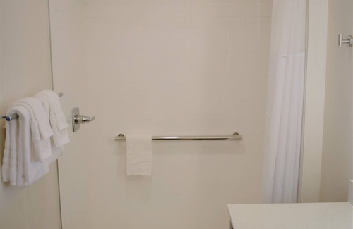 Santa Rosa Hotel | Travelodge by Wyndham Santa Rosa Wine Country