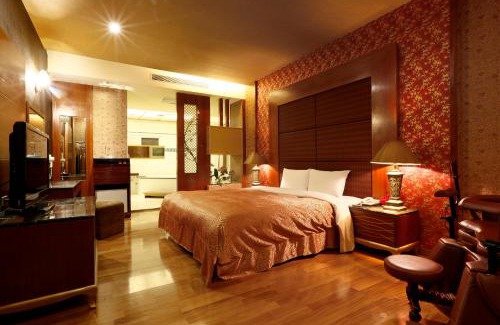 Fengshan District Hotel | Treasure Island Motel - Fengshan
