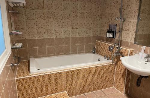 Renwu District Hotel | Treasure Island Motel - Renwu