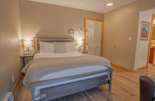 Downtown Park City Hotel | Treasure Mountain Inn - Junior Suite #33 - Cleaning fees included!