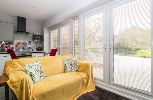 Llangarron Cottage | TRECILLA HOUSE ANNEX, pet friendly, with a garden in Ross-On-Wye