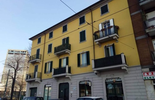 San Cristoforo Sul Naviglio Apartment | Tree House Along Canal Naviglio Grande