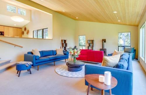 Sea Ranch House | Tree-to-Sea Haven