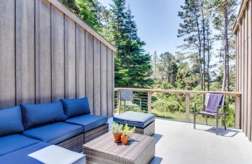 Sea Ranch House | Tree-to-Sea Haven