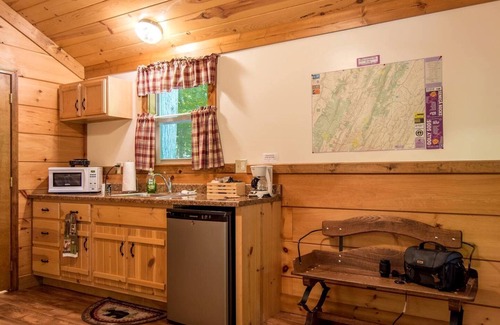 Riverton House | Treehouse Cabin in Riverton, WV