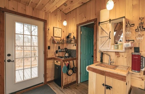 Willington Cabin | Treehouse - Countryside - Farm Animals - Fire Pit