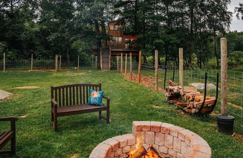 Willington Cabin | Treehouse - Countryside - Farm Animals - Fire Pit