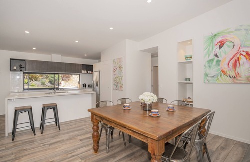 Whangamata House | Treetop Bach - Whangamata Holiday Home