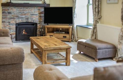 Truro House | Tregoninny Vineyard and Woodland Farmhouse