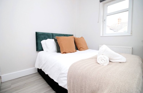 Roath Apartment | Treharris Street by Tŷ SA