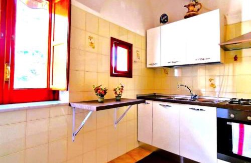 Minori House | Trekking Lovers Vacation Home with Town View