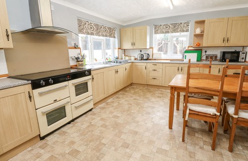 Truro Cottage | TRELYDARTH, pet friendly, character holiday cottage in Penhallow
