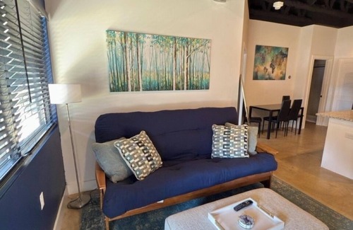 TMAG Thompson LN - Murfreesboro Rd Condo | Tremendous 1-bedroom condo in Nashville located 5 mins from BNA