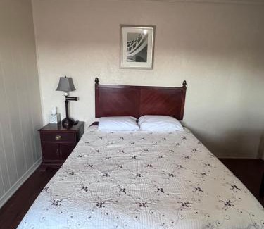 Lindsay Hotel | Trend Motel, RV Park