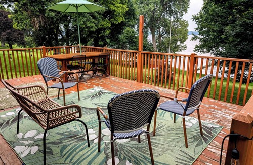 Willmar Cabin | Trendy 4-bedroom cabin, comfortable and spacious, with kid friendly beach