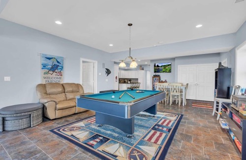 Seaside Heights House | Trendy & Chic 6 BR home steps to the Boardwalk/Beach extensively stocked for Fun