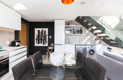 Cape Town City Centre Apartment | Trendy De Waterkant Loft In De Waterkant