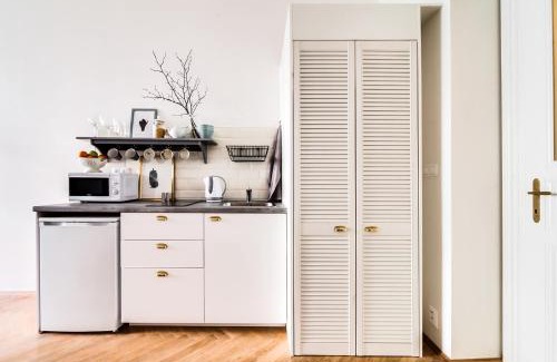 Letna Apartment | Trendy Local Apartment
