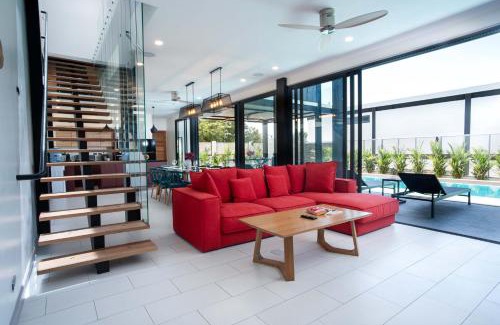 Ban Saiyuan Villa | Trendy Loft-style 4BR Pool Villa Sunset Garden 7