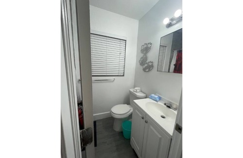 Parkside Apartment | Trendy pads in the Heart of Hollywood # H