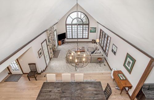 Benton Harbor House | Trent Jones Cottage at Point O' Woods