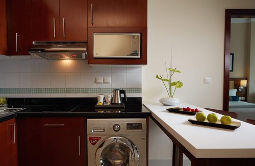 Dubai Sports City Apartment | Treppan Hotel & Suites by Fakhruddin