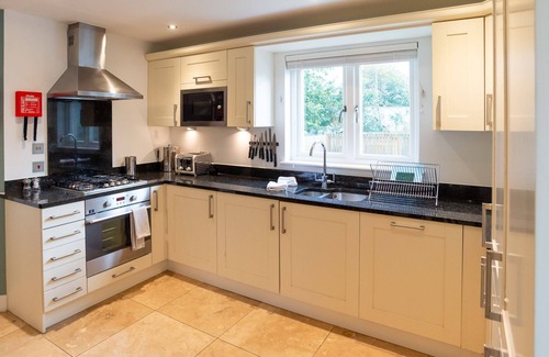 St Austell Cottage | Trewhiddle Villa 1 - a trewhiddle that sleeps 7 guests in 4 bedrooms