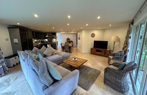 St Austell Cottage | Trewhiddle Villa 17 - a trewhiddle that sleeps 7 guests in 4 bedrooms