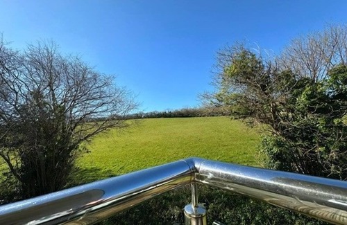 St Austell Cottage | Trewhiddle Villa 23 - a trewhiddle that sleeps 7 guests in 4 bedrooms