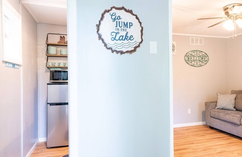 Indian Point Condo | Tribesman Resort #7 - Renovated, Near Silver Dollar, Lake