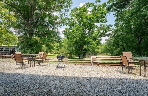Indian Point Condo | Tribesman Resort #9 - Renovated Condo, Lake Access, Slip Rental, Great Location!
