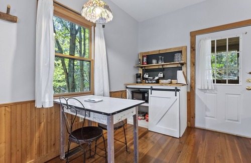 Logan Cottage | Trillium Cottage at The Inn & Spa at Cedar Falls