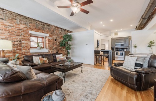 Greenville Downtown Apartment | Trio Loft | D-Town GVL | 65" TV + Indoor Fireplace