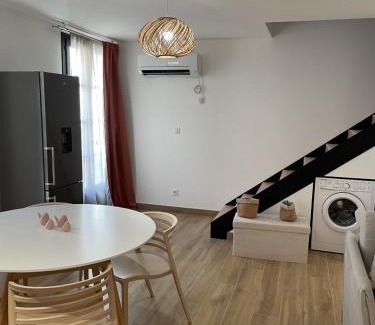 Meze Apartment | Trio Marin Mèze