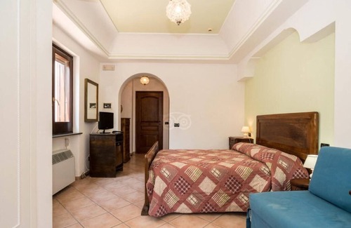 Succhivo Bed & Breakfast | Triple room-Classic-Ensuite with Shower-Garden view