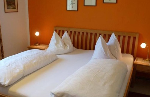 Ossiach Bed & Breakfast | Triple room with balcony and lake view - Hotel-Pension Brönimann