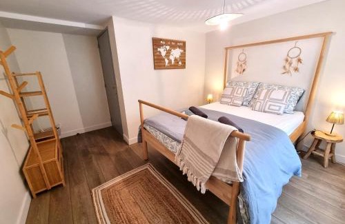 Sedan Apartment | Triplex bohème près du Château à Sedan, idéal 2 couples, ONLY ADULTS