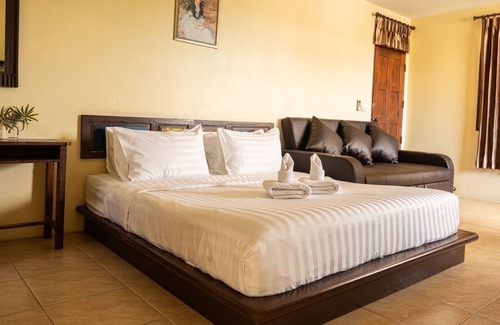 Chang Phueak Hotel | Trithana Boutique House